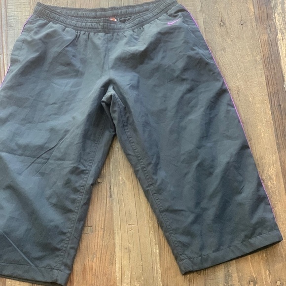 Nike Womens Training Pants Size S Gray NWT Run Gym - Picture 1 of 6